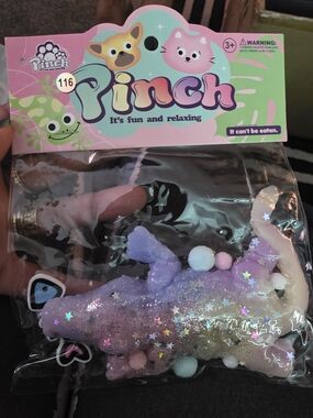 Squishy Pinch Kids' Glitter Squeeze  ALLIGATOR  - Pastel Purple/White
